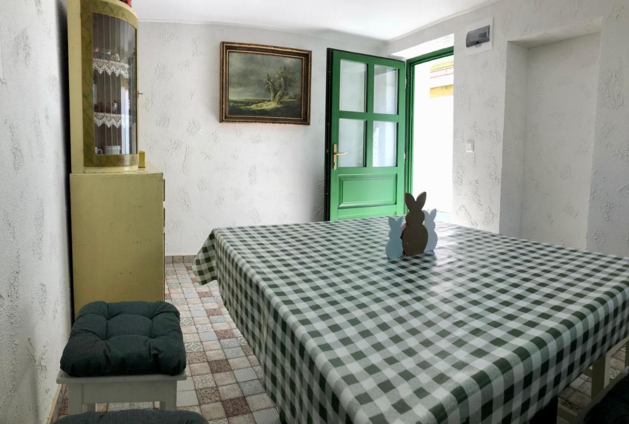 Ladislaus Schnaps-Haus Falusi Vendégház Csolnok Exterior foto